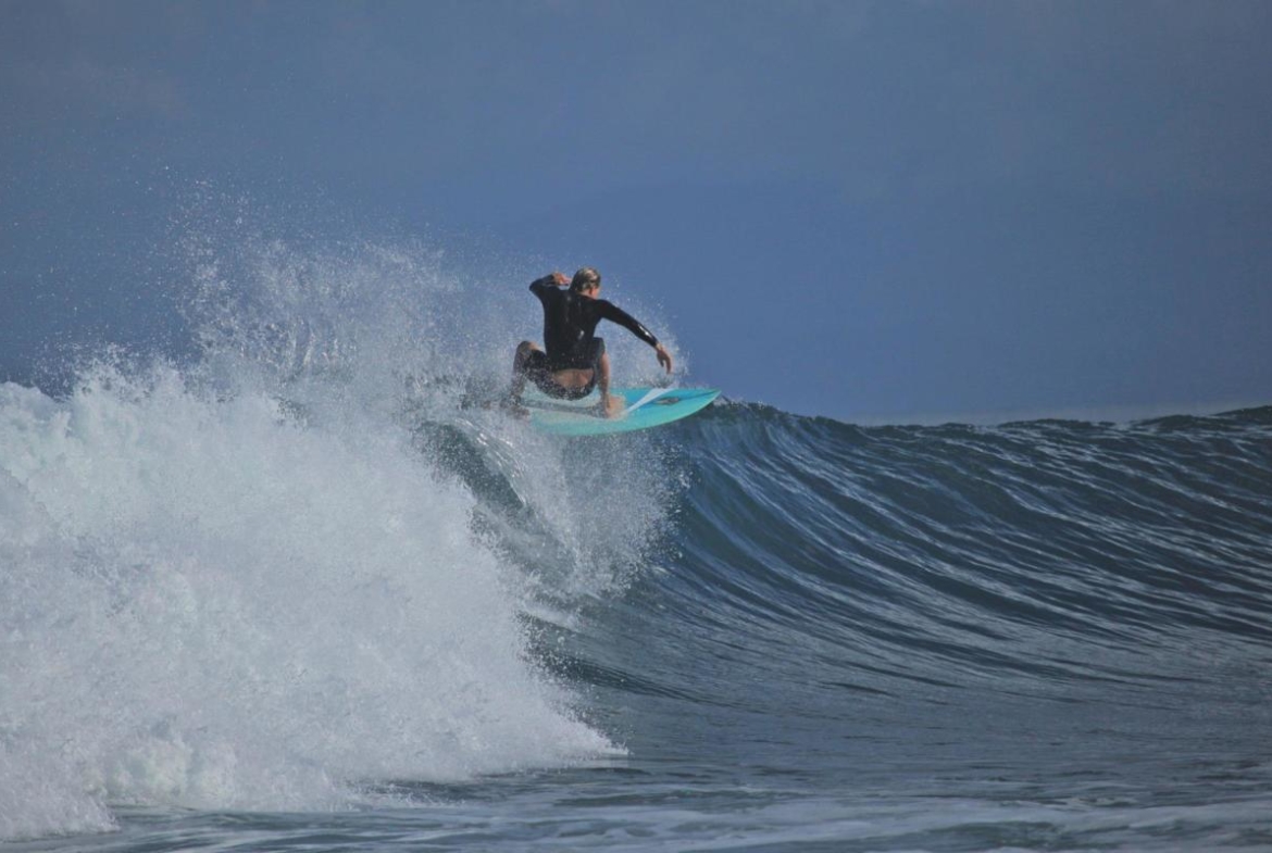 pavones-surf-shop-&-factory