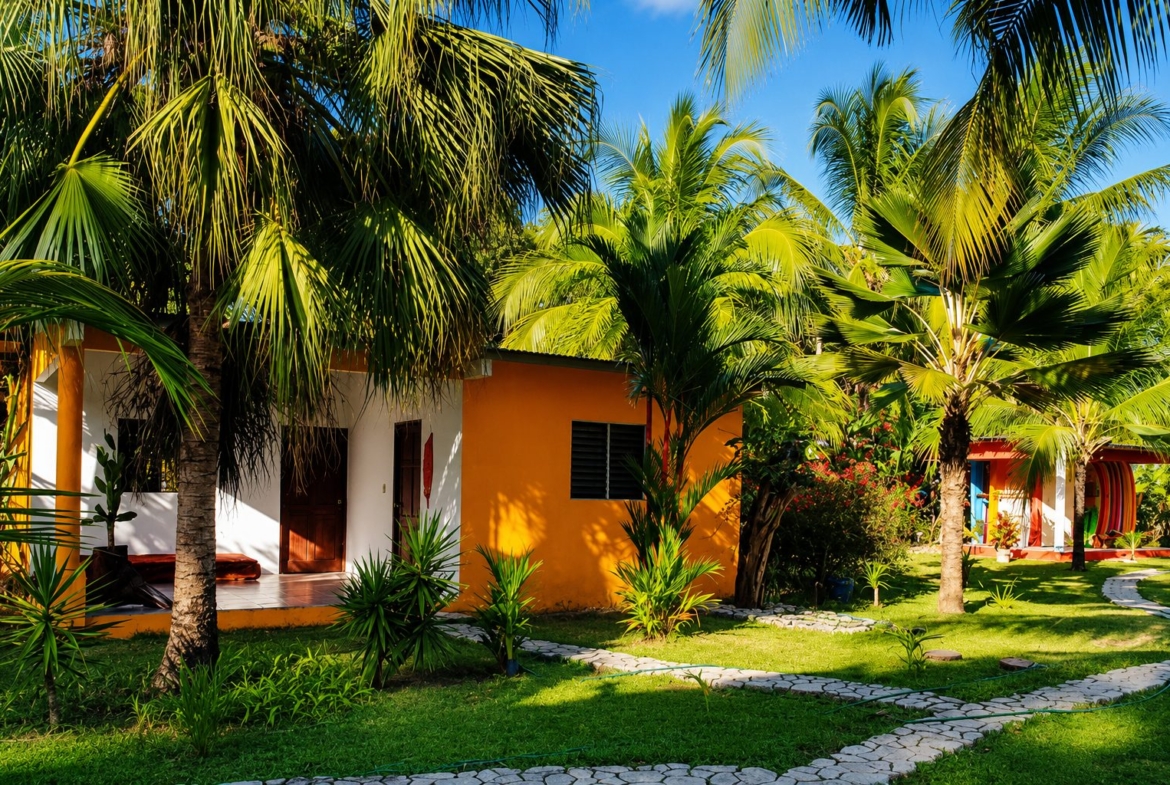 el-ranchito-surf-camp-school-panama-for-sale