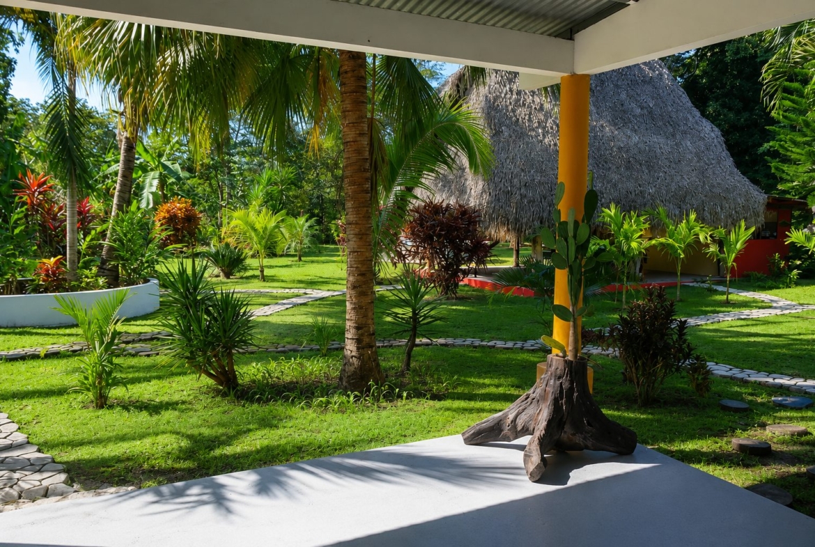 el-ranchito-surf-camp-school-panama-for-sale