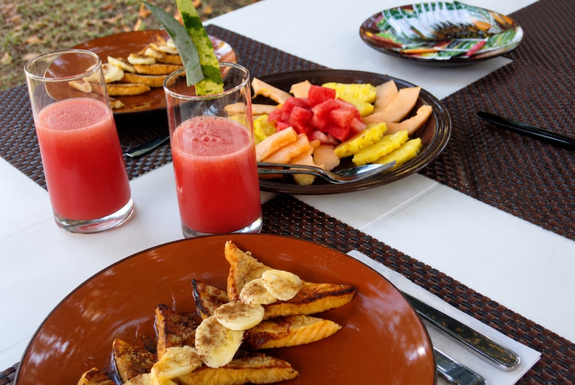 el-ranchito-surf-camp-school-panama-for-sale