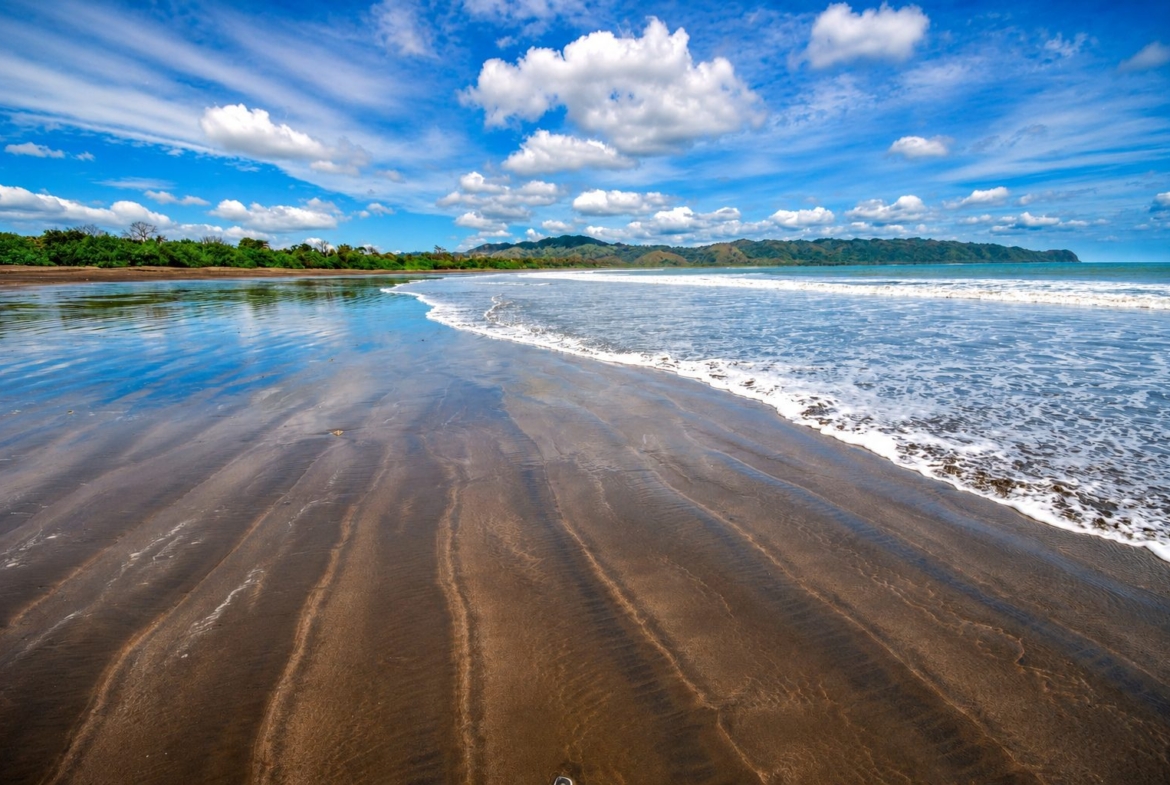 el-ranchito-surf-camp-school-panama-for-sale