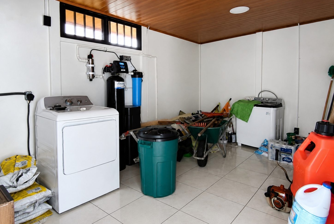 modern-solar-powered-home-for-sale-pavones-costa-rica