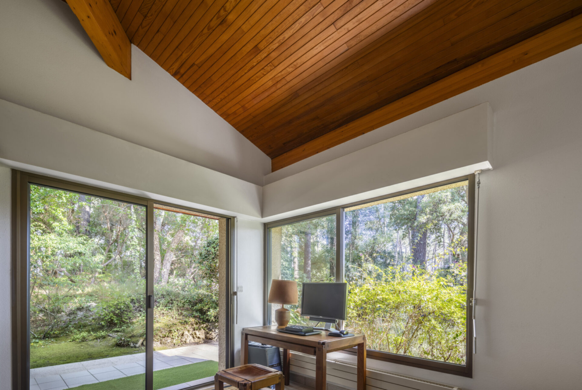 the-hossegor-hideaway-private-architect-villa
