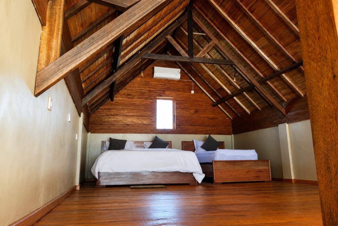 sunrise-point-villa-resort-mentawai-for-sale