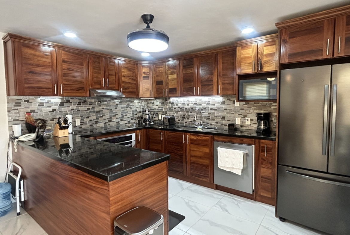 luxury-marina-front-condo-for-sale-turnkey-waterfront-living