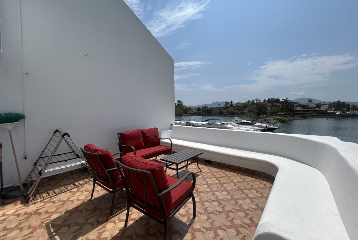 luxury-marina-front-condo-for-sale-turnkey-waterfront-living