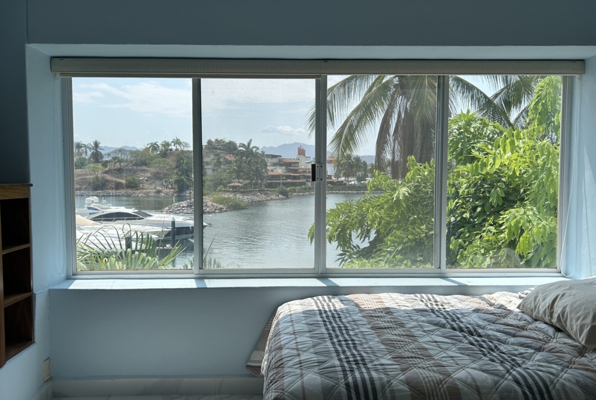 luxury-marina-front-condo-for-sale-turnkey-waterfront-living