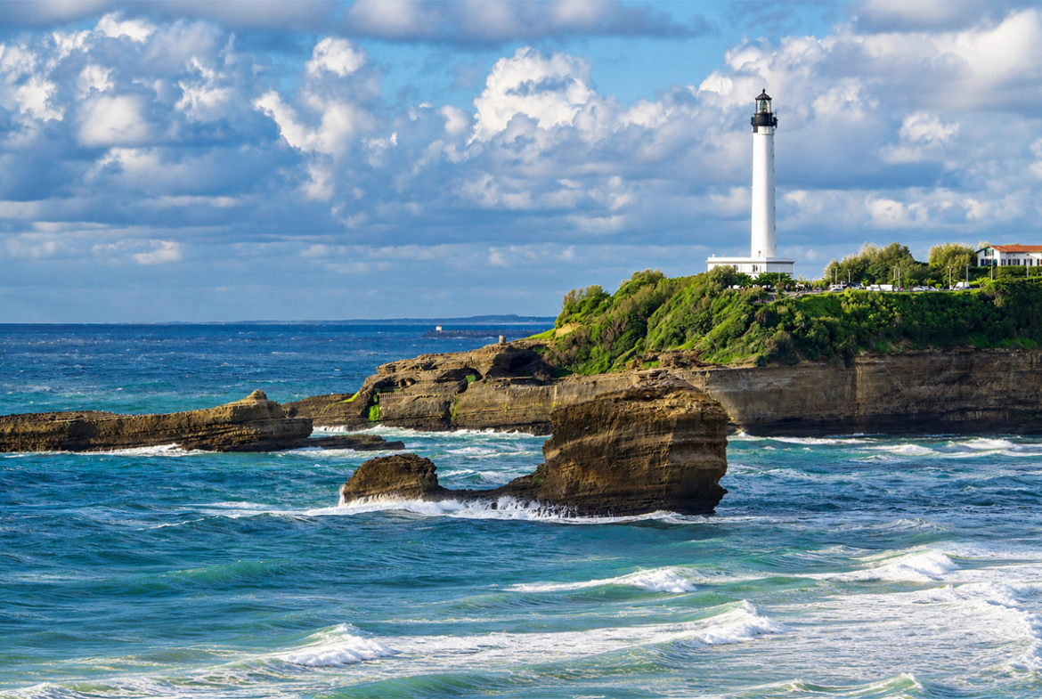 biarritz-beachfront-surf-villa-playa-miramar
